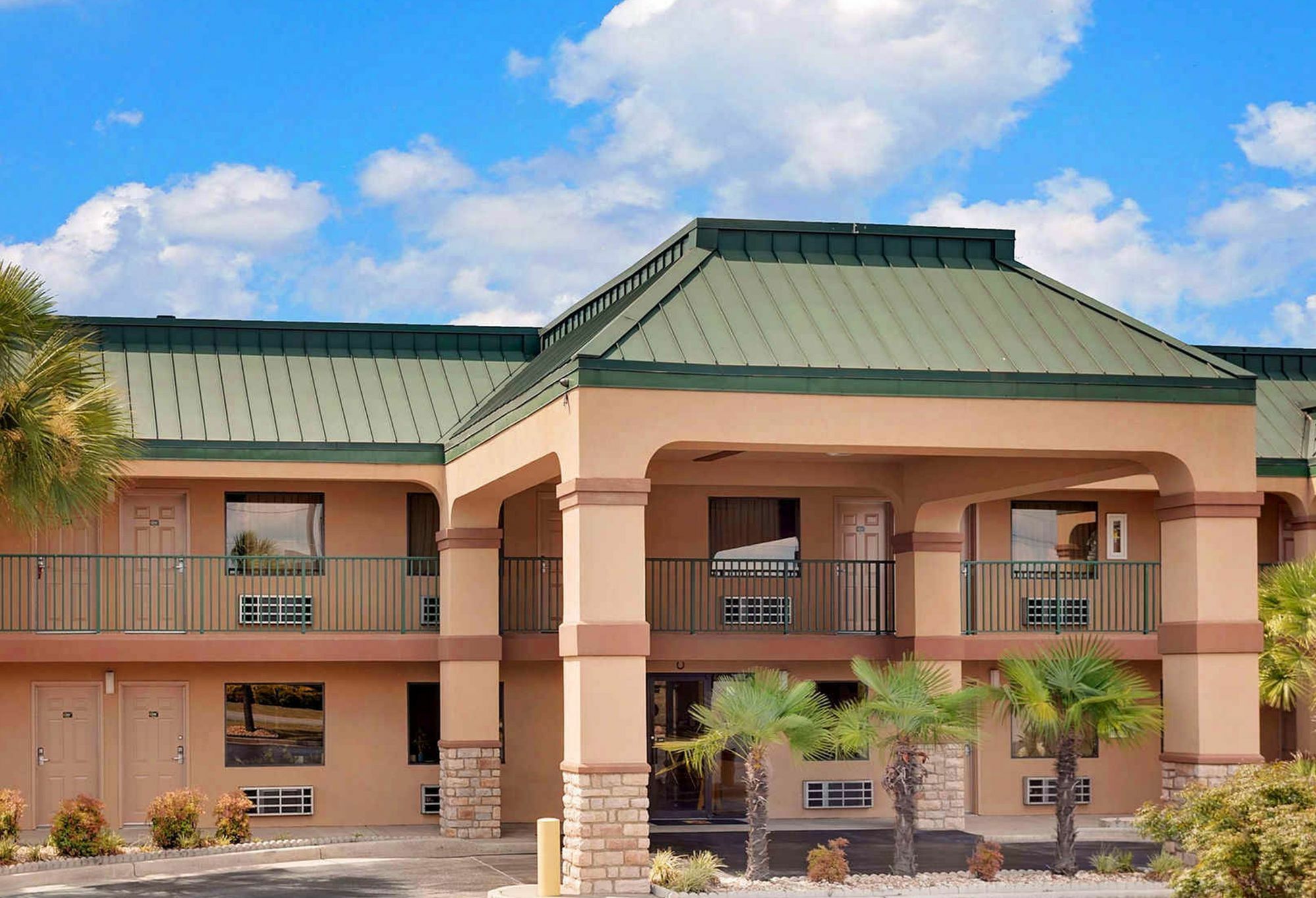 Super 8 By Wyndham Byron/South Macon Exterior foto